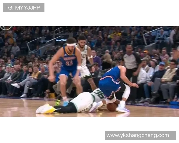 马盖蒂：库里曾因脚踝伤势怀疑过自己 我告诉他要继续战斗